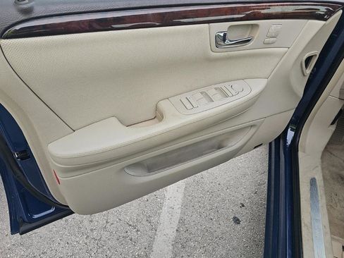 Used 2008 Cadillac DTS FWD image 9
