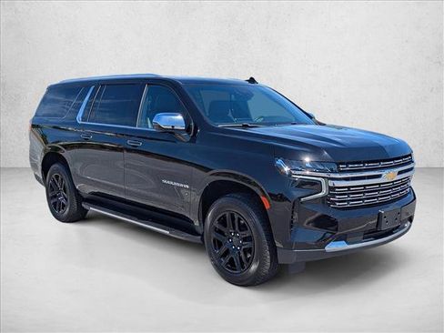 Used 2024 Chevrolet Suburban Premier AWD/4WD image 3