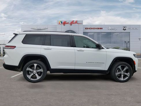 New 2026 Jeep Grand Cherokee L Limited AWD/4WD image 6