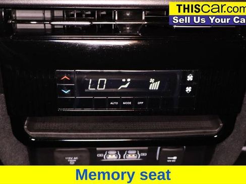 Used 2023 Jeep Wagoneer 4WD w/ Premium Group I image 25