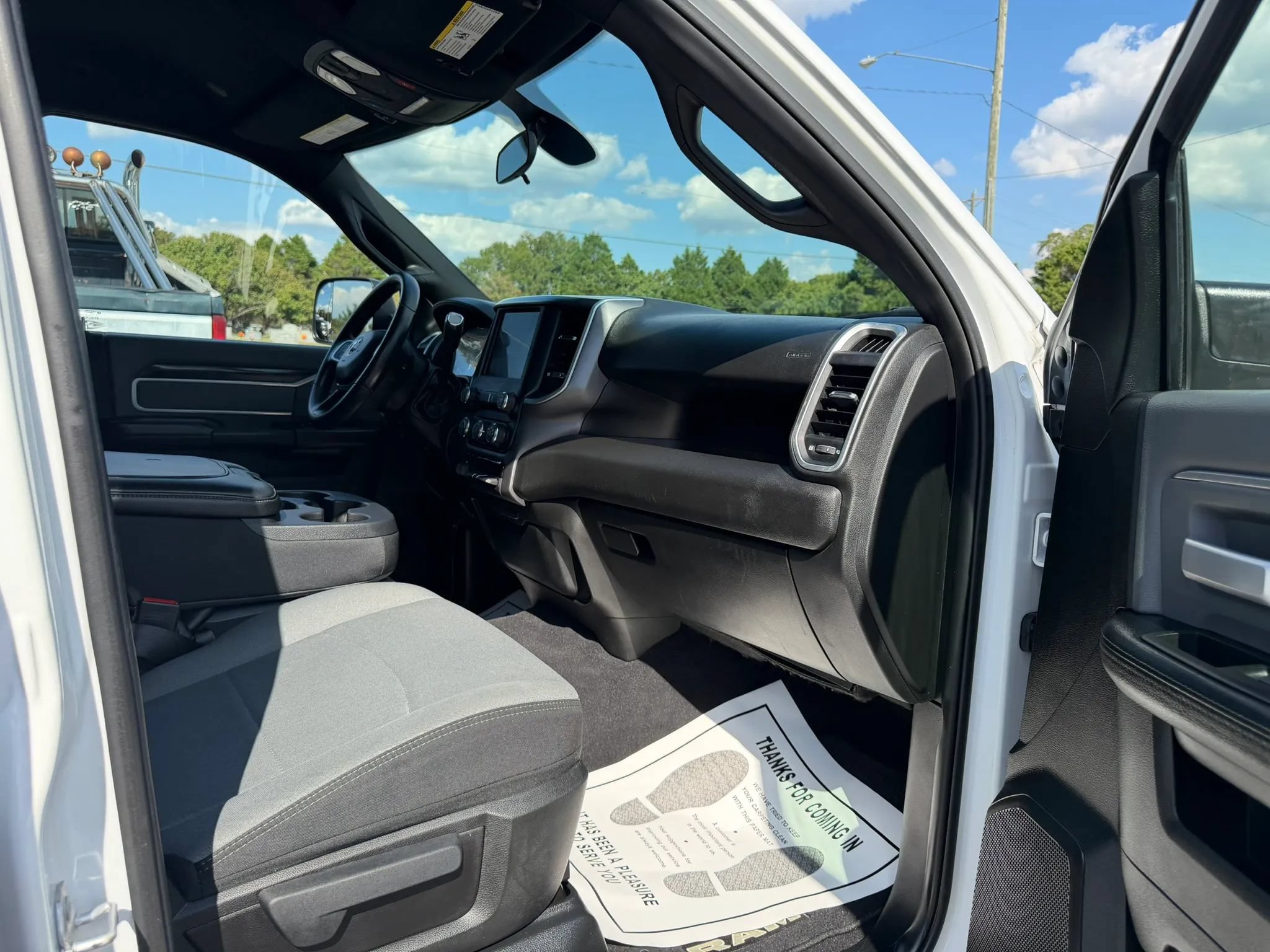 Used 2022 RAM 2500 Big Horn AWD/4WD image 25