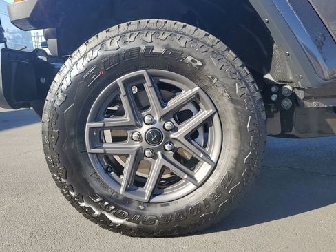 New 2026 Jeep Gladiator Sport image 7