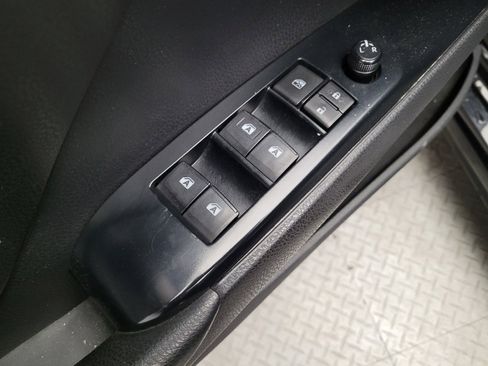 Used 2020 Toyota Camry SE w/ Carpet Mat Package image 27