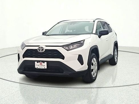 Used 2021 Toyota RAV4 LE AWD/4WD image 2