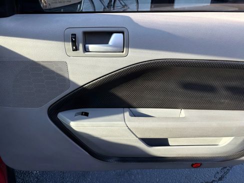 Used 2009 Ford Mustang Premium image 15