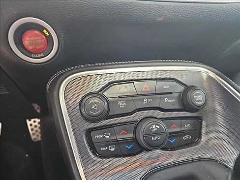 Used 2016 Dodge Challenger R/T Scat Pack w/ Leather Interior Group image 18