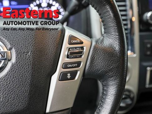Used 2020 Nissan Titan SV w/ SV Convenience Package image 18