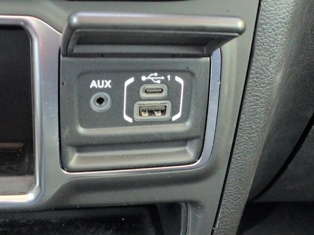 Used 2023 Jeep Gladiator Sport w/ Trailer Tow Package AWD/4WD image 23