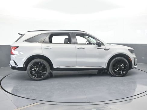 Used 2023 Kia Sorento SX image 7