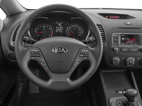 Used 2016 Kia Forte LX FWD image 4