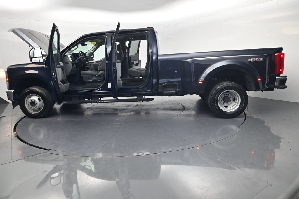 Used 2025 Ford F350 XLT AWD/4WD image 63
