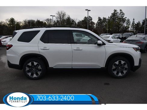 New 2026 Honda Pilot Touring image 8