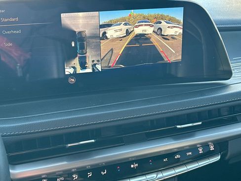 Used 2025 Cadillac XT4 Premium Luxury image 29