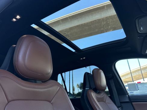 Used 2020 Lincoln Aviator Reserve w/ Equipment Group 202A AWD/4WD image 17