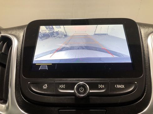 Used 2019 Chevrolet Equinox LT w/ Sun & Navigation Package image 33