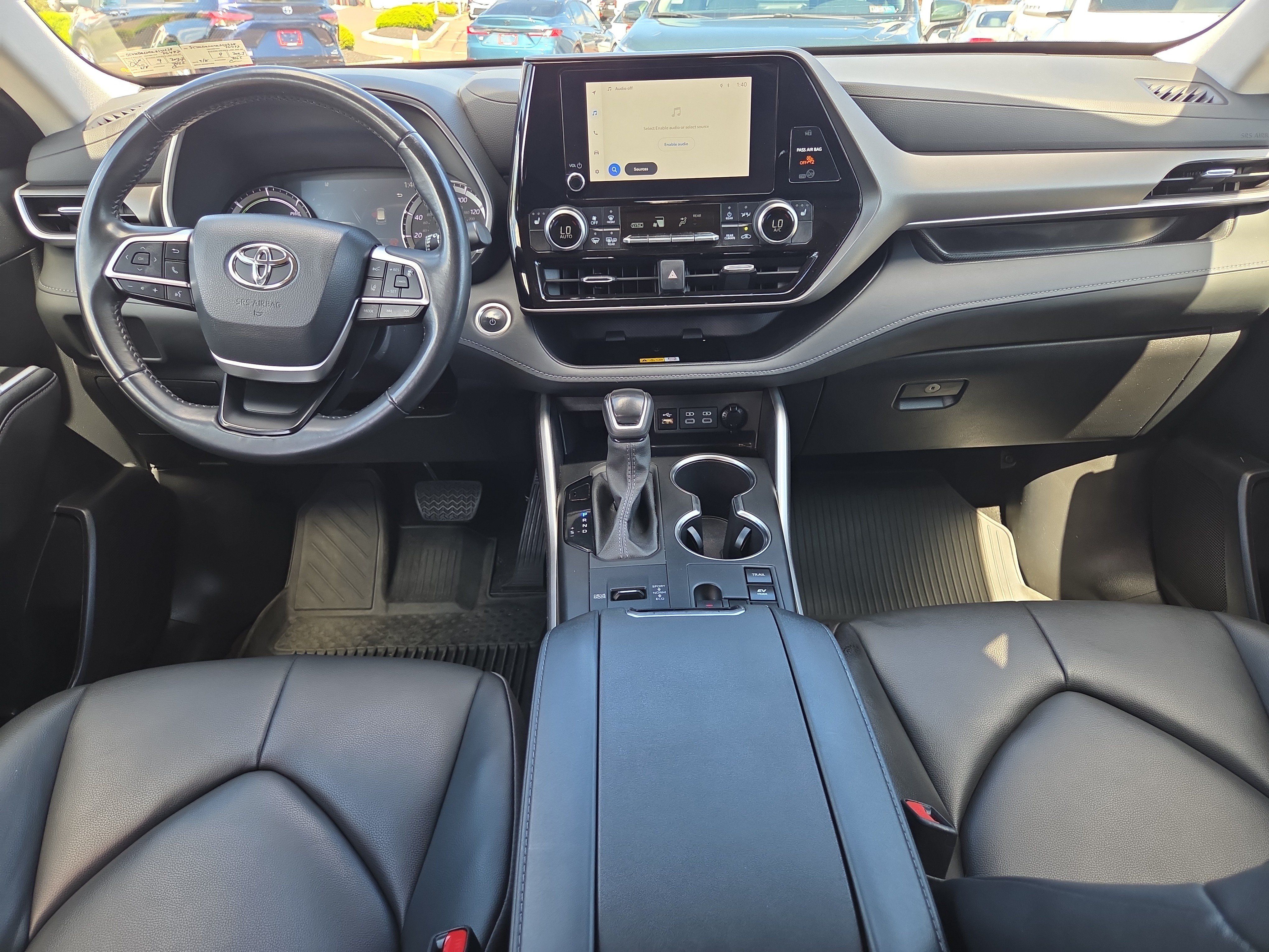 Used 2024 Toyota Highlander XLE AWD/4WD image 21
