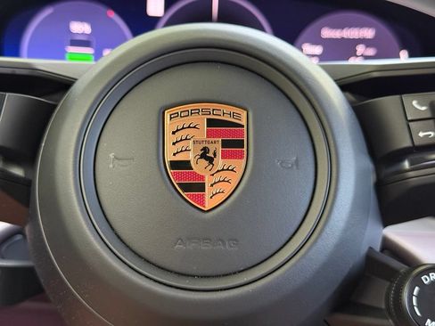 Used 2025 Porsche Macan 4S Electric AWD/4WD image 24