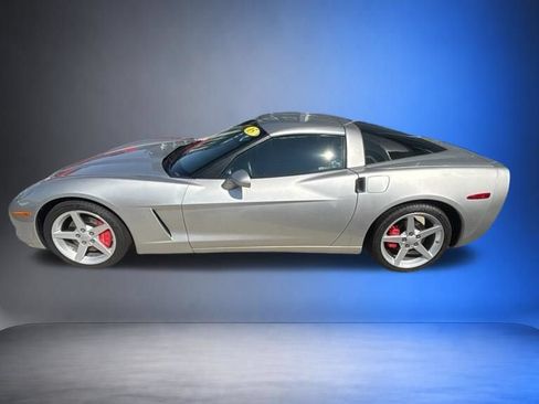 Used 2005 Chevrolet Corvette Coupe w/ Preferred Equipment Group RWD image 3