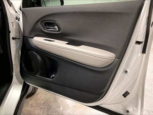 Used 2020 Honda HR-V LX image 22