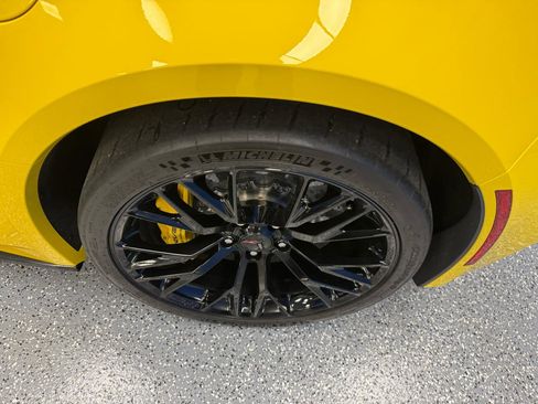 Used 2016 Chevrolet Corvette Z06 w/ 3LZ Preferred Equipment Group RWD image 27