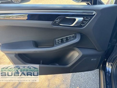 Used 2022 Porsche Macan AWD/4WD image 31