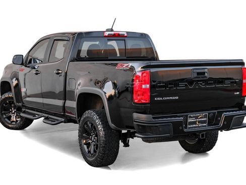 Used 2021 Chevrolet Colorado Z71 w/ Z71 Midnight Edition image 9