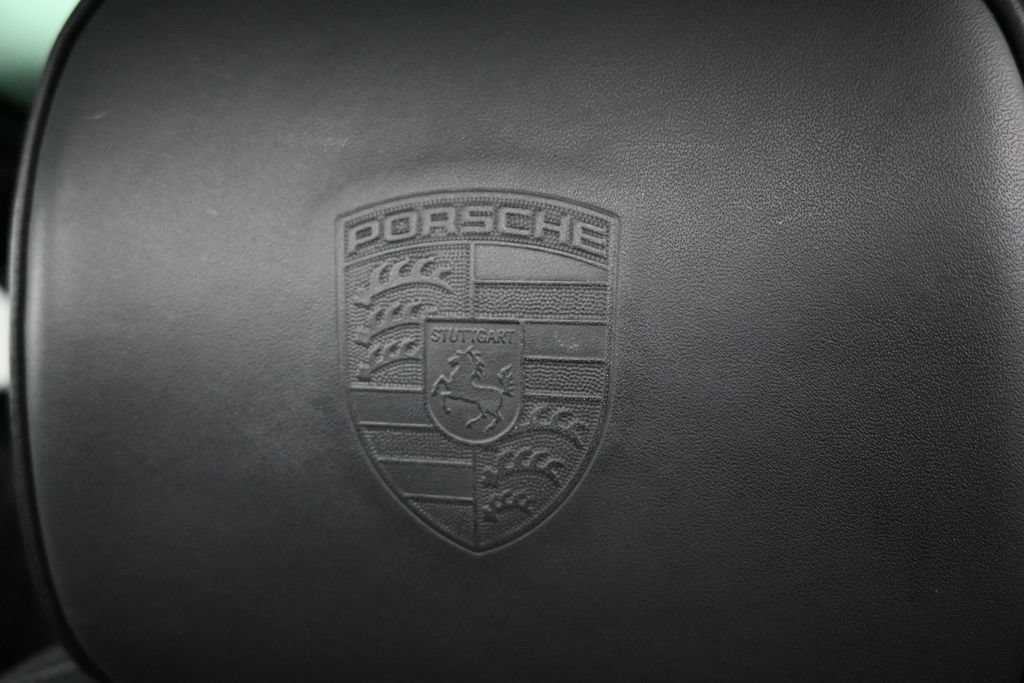Used 2023 Porsche Macan AWD/4WD image 11