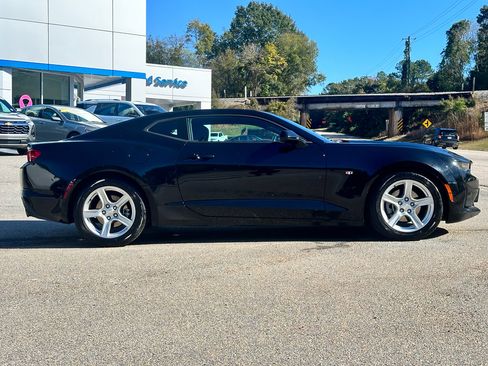 Used 2023 Chevrolet Camaro LT image 2