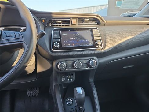 New 2025 Nissan Kicks Play S image 22