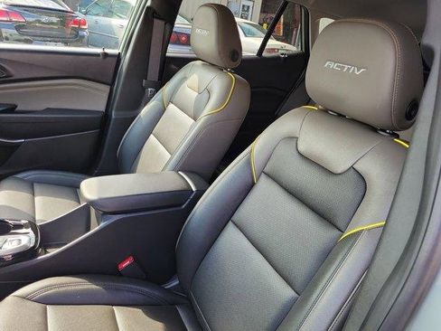 Used 2025 Chevrolet Trax ACTIV w/ Driver Confidence Package image 18