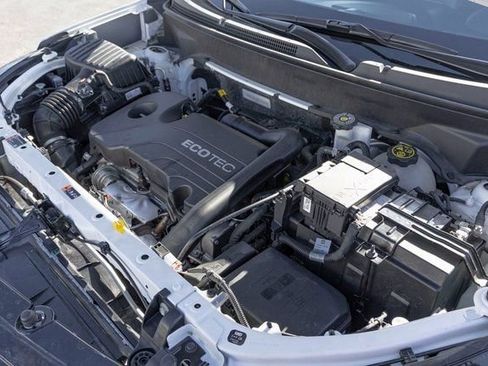 Used 2022 Chevrolet Equinox RS w/ RS Leather Package image 11