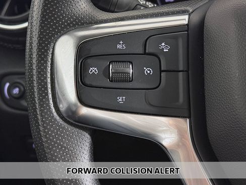 Used 2025 Chevrolet Blazer LT AWD/4WD image 3