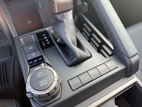 New 2025 Toyota 4Runner Limited image 12