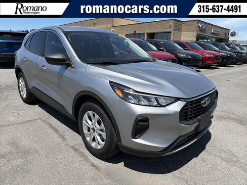 Used 2023 Ford Escape Active w/ Tech Pack #1 AWD/4WD image 1