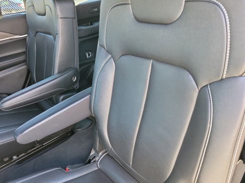 Used 2024 Jeep Grand Cherokee L Limited w/ Luxury Tech Group II image 11