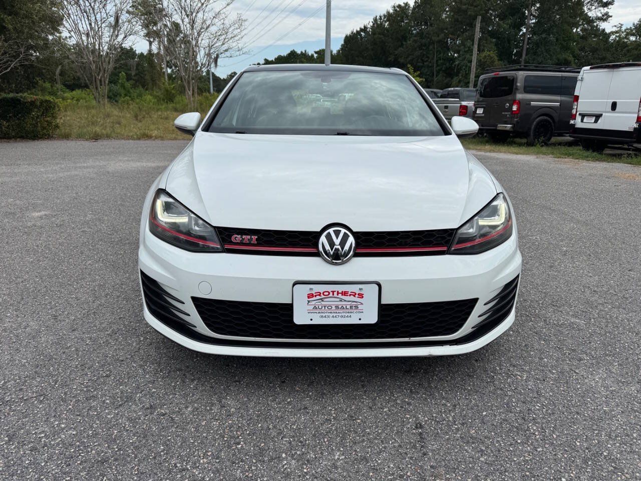 Used 2016 Volkswagen GTI SE w/ Lighting Package (SEL) FWD image 3