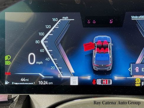 Used 2024 BMW 540i xDrive w/ Premium Package image 12