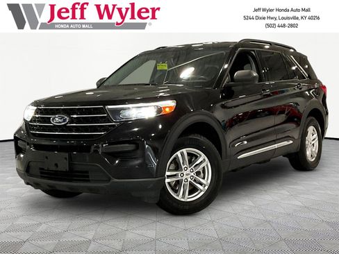 Used 2023 Ford Explorer XLT AWD/4WD image 1