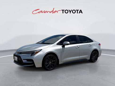 Certified 2023 Toyota Corolla SE FWD image 1