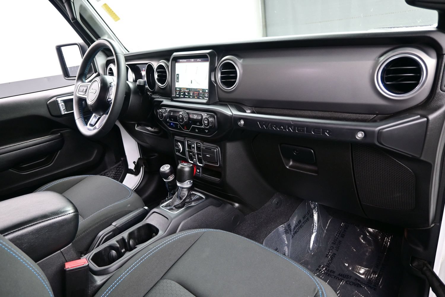 Used 2023 Jeep Wrangler Unlimited Rubicon 4xe AWD/4WD image 16