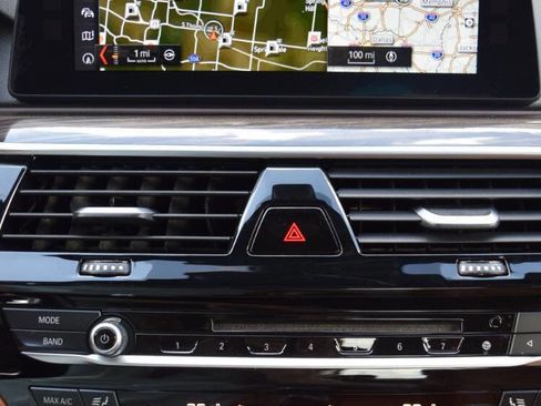 Used 2017 BMW 530i xDrive image 31