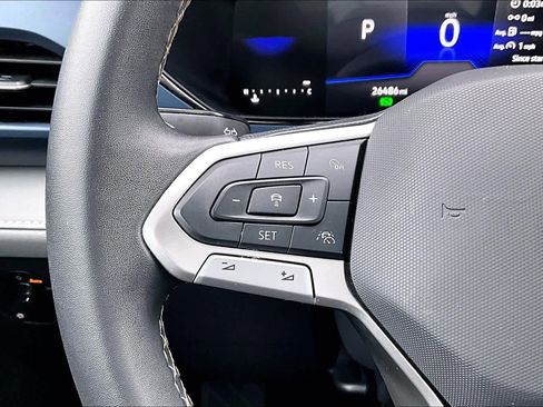 Used 2024 Volkswagen Taos SE image 19