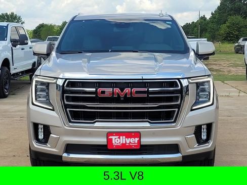 Used 2023 GMC Yukon SLT w/ SLT Luxury Package RWD image 3