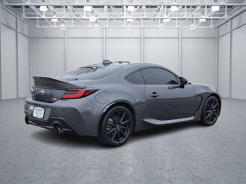 Used 2024 Toyota GR86 Premium image 5