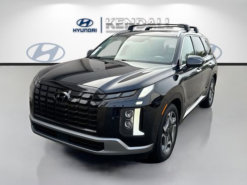 Used 2023 Hyundai Palisade Limited image 3