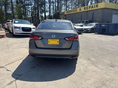 Used 2021 Nissan Versa SV image 7