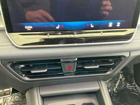 New 2026 Volkswagen Tiguan SE R-Line image 16