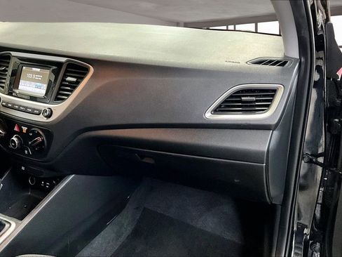 Used 2021 Hyundai Accent SE image 18