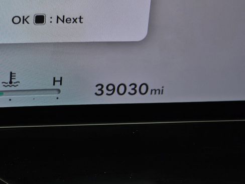 Used 2025 Genesis GV80 2.5T Standard image 32