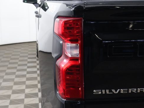 Used 2024 Chevrolet Silverado 1500 LT image 14